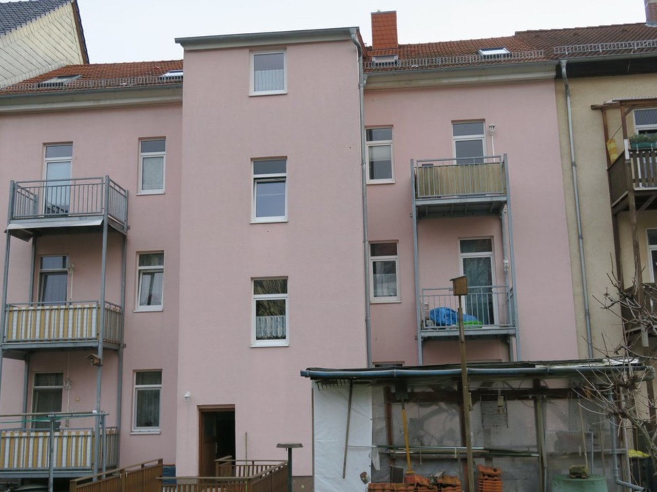 Gemütliche 3-Zimmerwohnung mit Balkon in zentraler Lage-Hausansicht Gartenseite