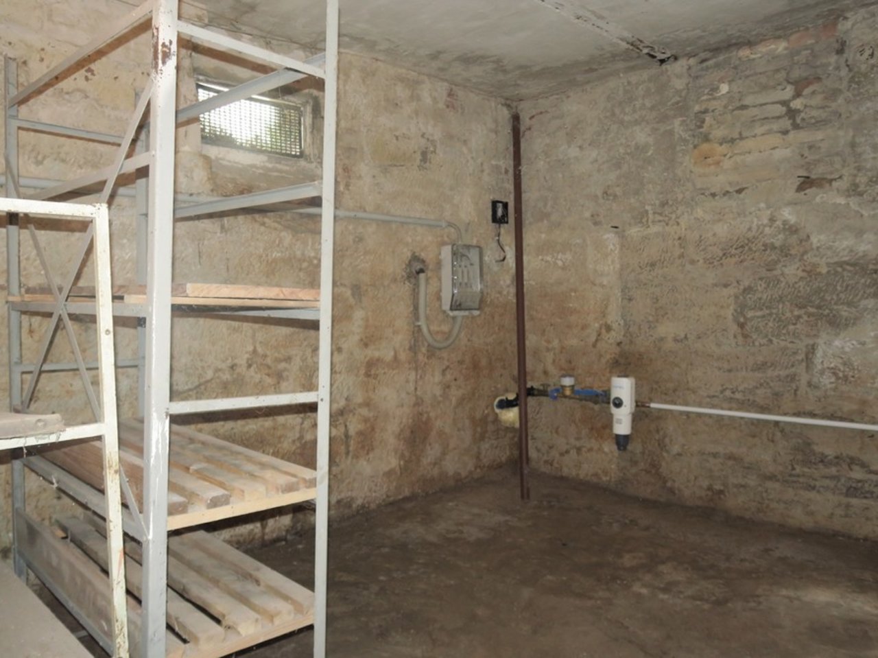 Kahla - Sanierungsbedürftiges EFH mit traumhaften Weitblick-Kellerraum