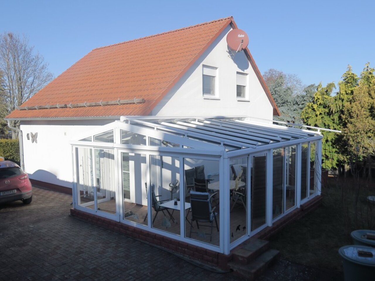 Freistehehendes EFH mit Doppelgarage in Osthausen-Hausansicht