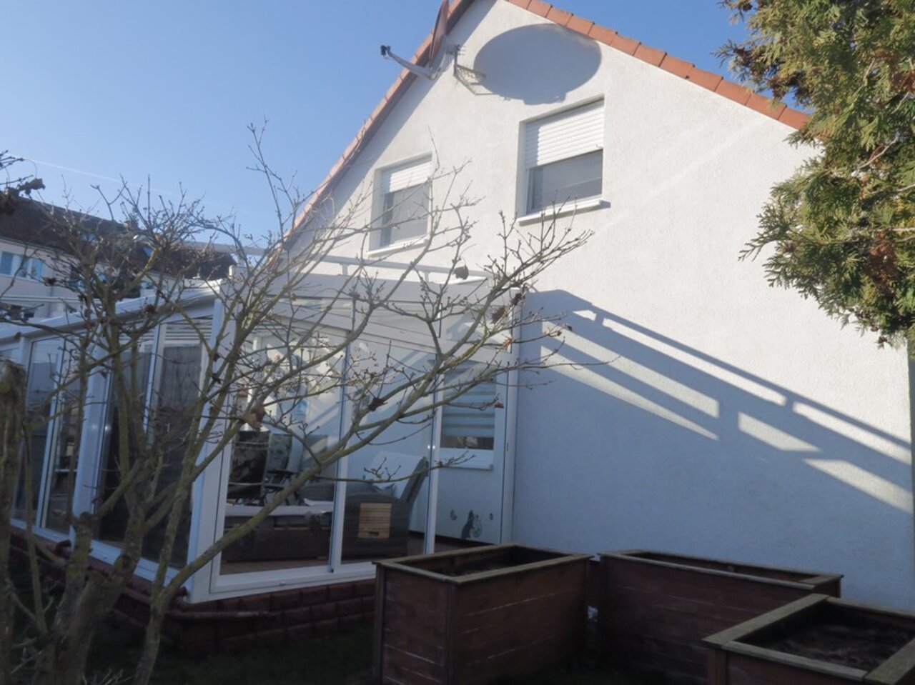 Freistehehendes EFH mit Doppelgarage in Osthausen-Giebelseite