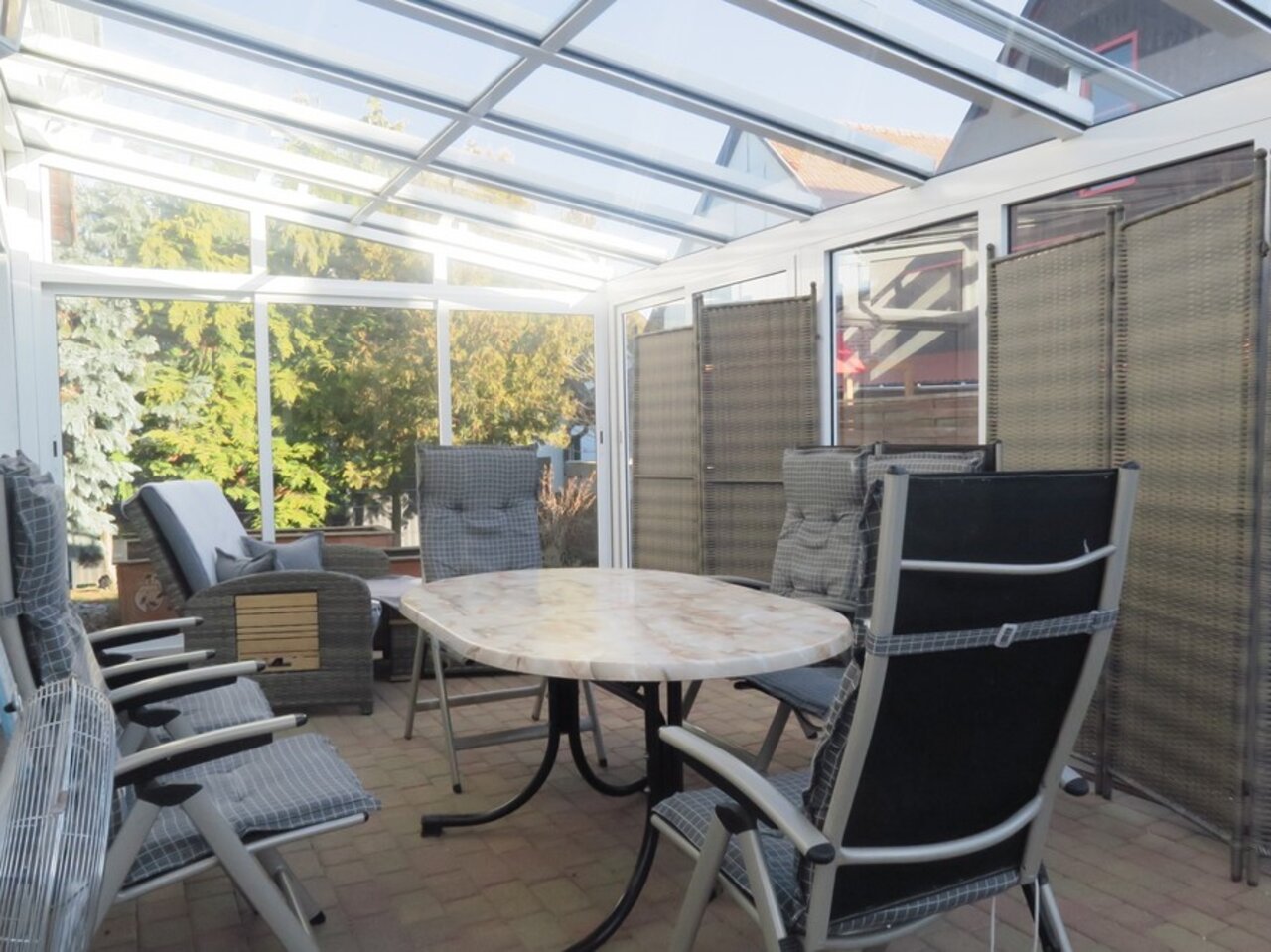 Freistehehendes EFH mit Doppelgarage in Osthausen-Wintergarten