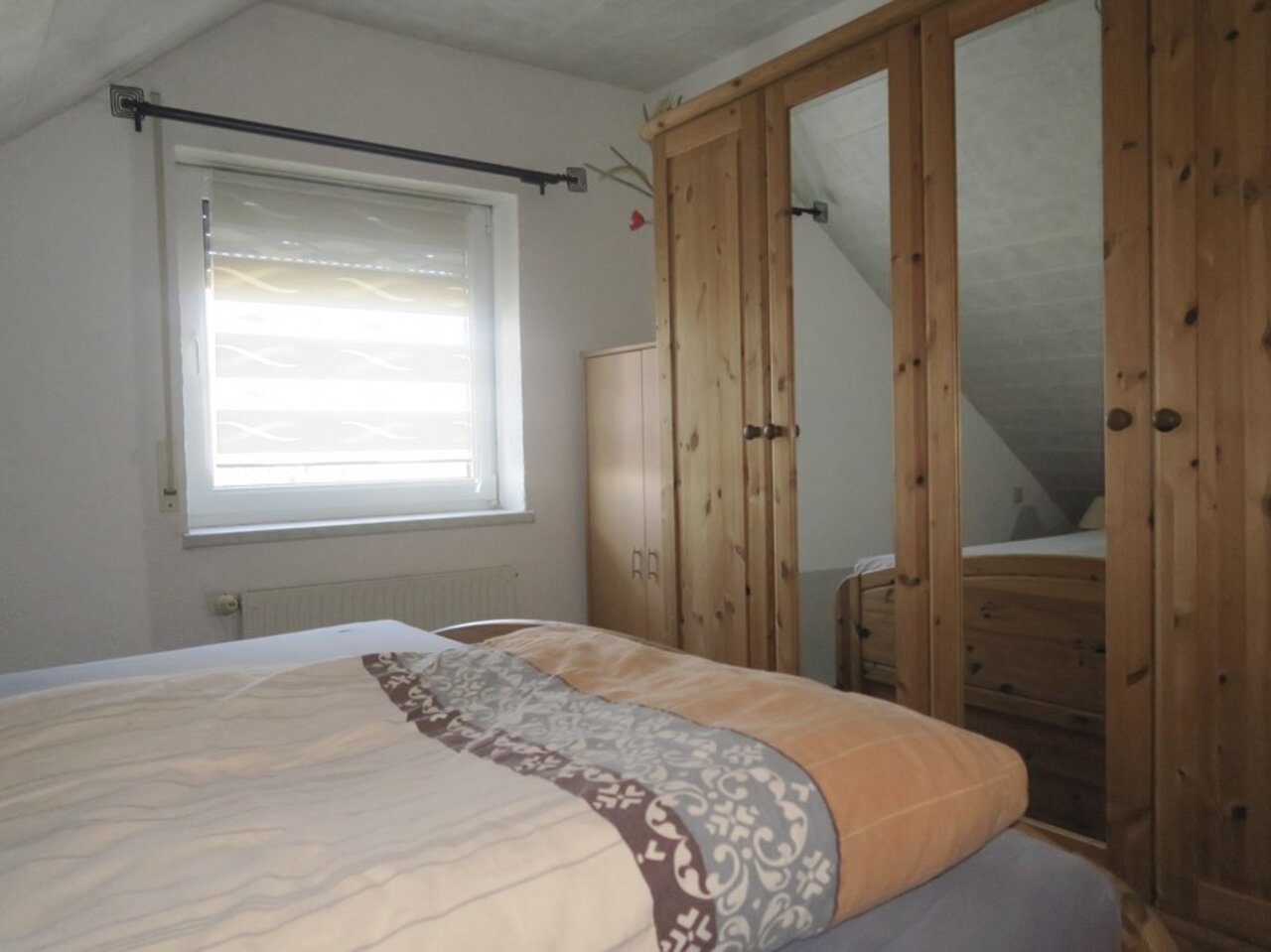 Freistehehendes EFH mit Doppelgarage in Osthausen-Schlafzimmer im DG