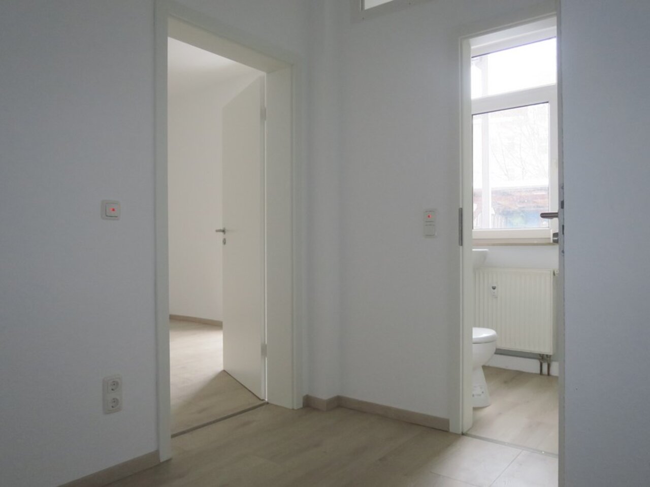 Einladende, komplett modernisierte 2-Zimmerwohnung in Arnstadt-Flur