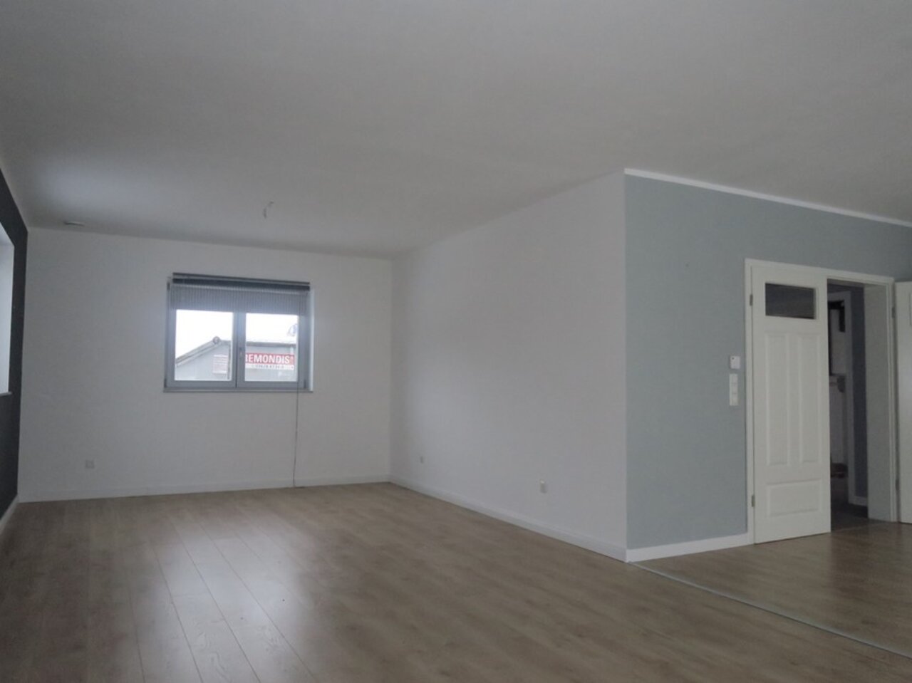 Modernes, familienfreundliches Einfamilienhaus am westlichen Stadtrand von Arnstadt-Großzügiges Wohnzimmer