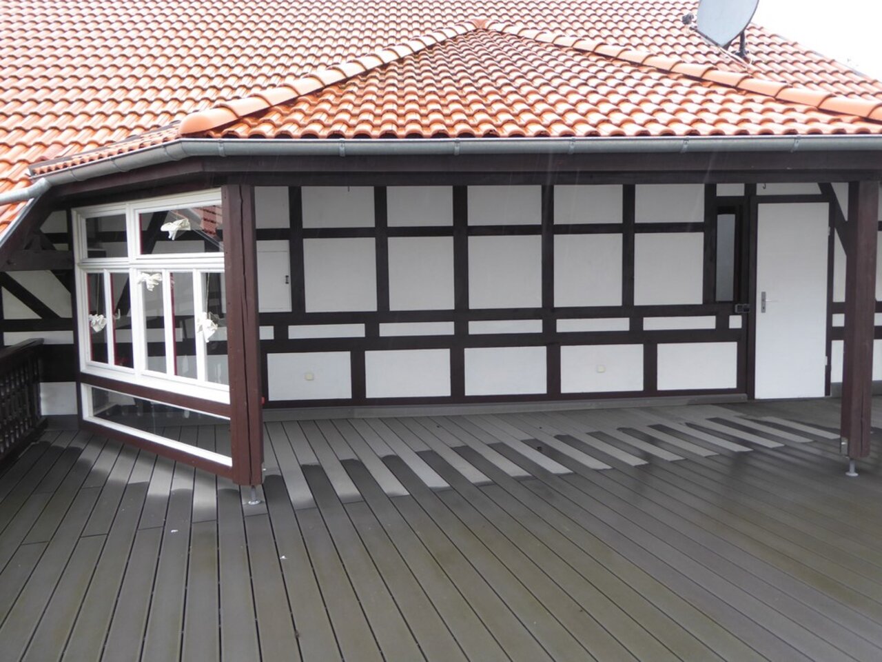 Individuelles Wohnhaus mit Einliegerwohnung und großer Scheune in Witzleben-Große Terrasse