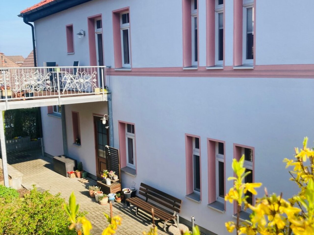 Attraktive 4-Zimmerwohung in beliebter Wohnlage von Arnstadt-Hausansicht Gartenseite