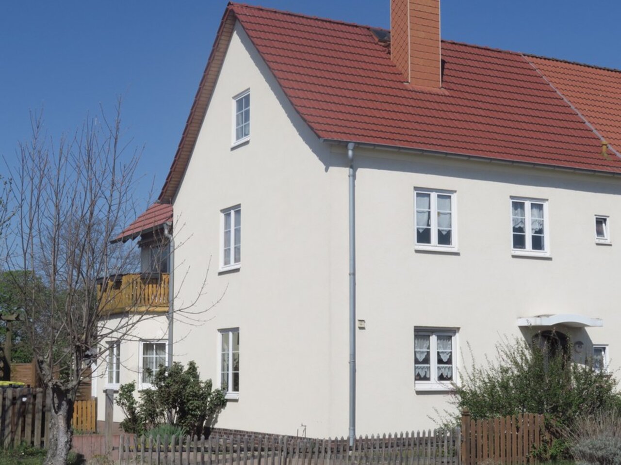 Familienfreundliche Doppelhaushälfte in Arnstadt-Hausansicht
