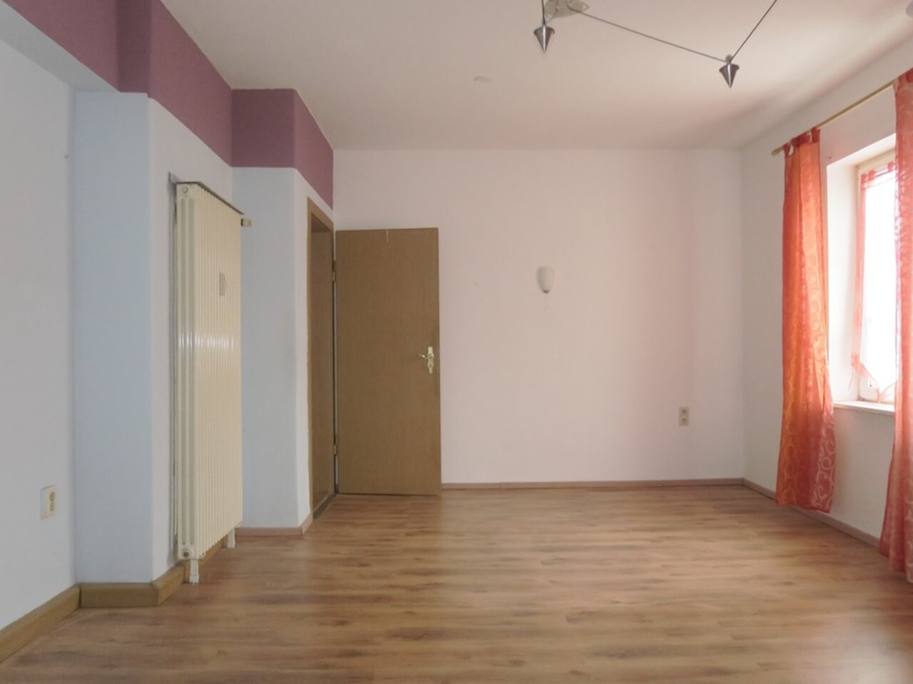 Familienfreundliche Doppelhaushälfte in Arnstadt-Schlafzimmer im OG