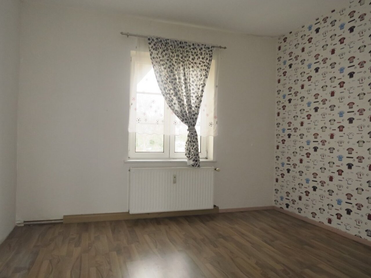 Familienfreundliche Doppelhaushälfte in Arnstadt-Zimmer im OG