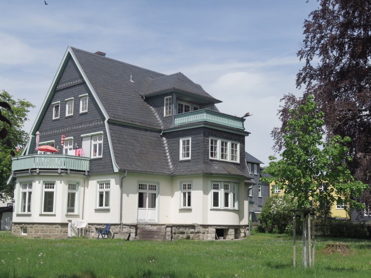 Attraktive, gepflegte Villa auf parkähnlichem Grundstück in Gehren-Hausansicht