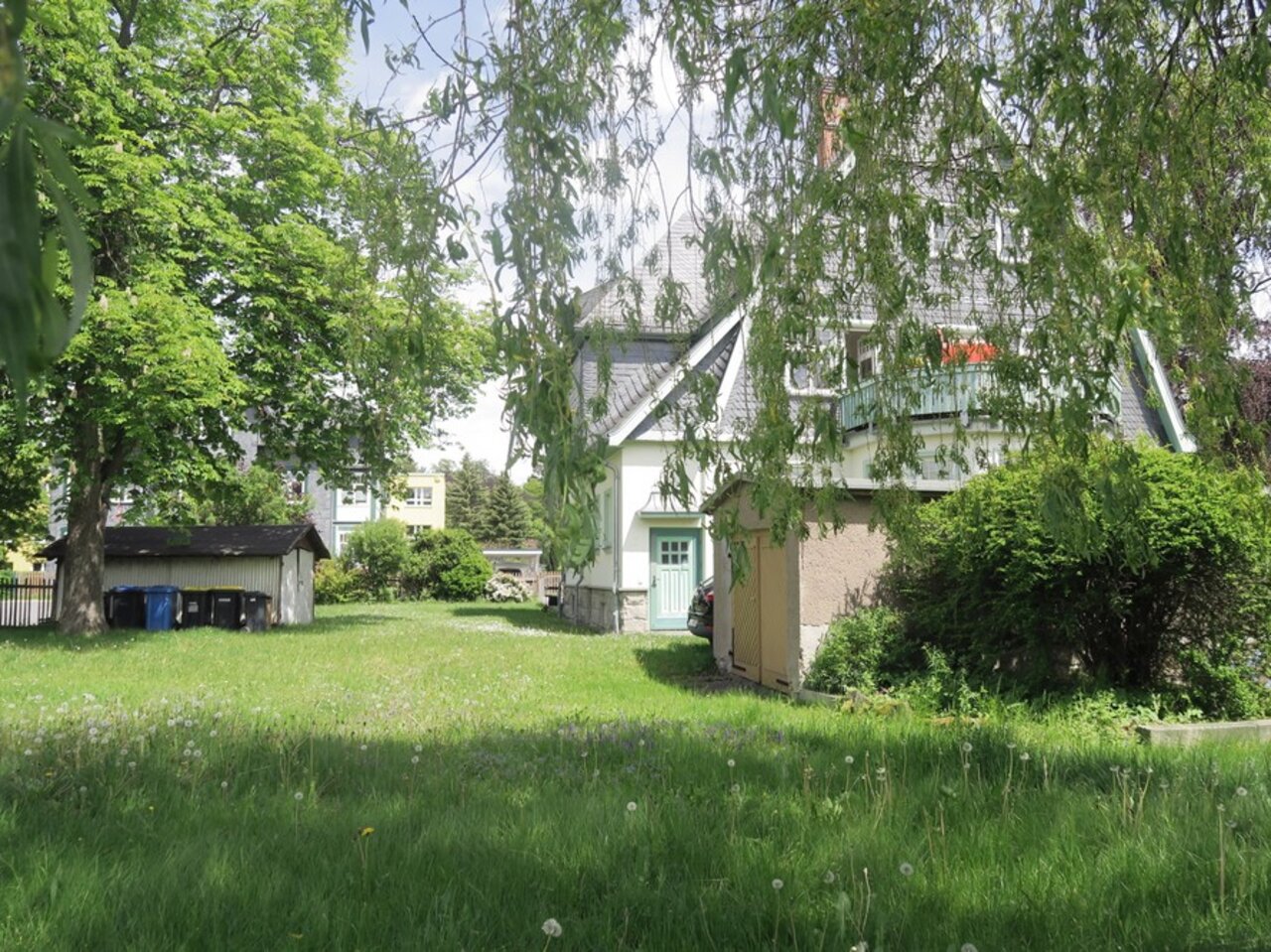 Attraktive, gepflegte Villa auf parkähnlichem Grundstück in Gehren-Grundstück