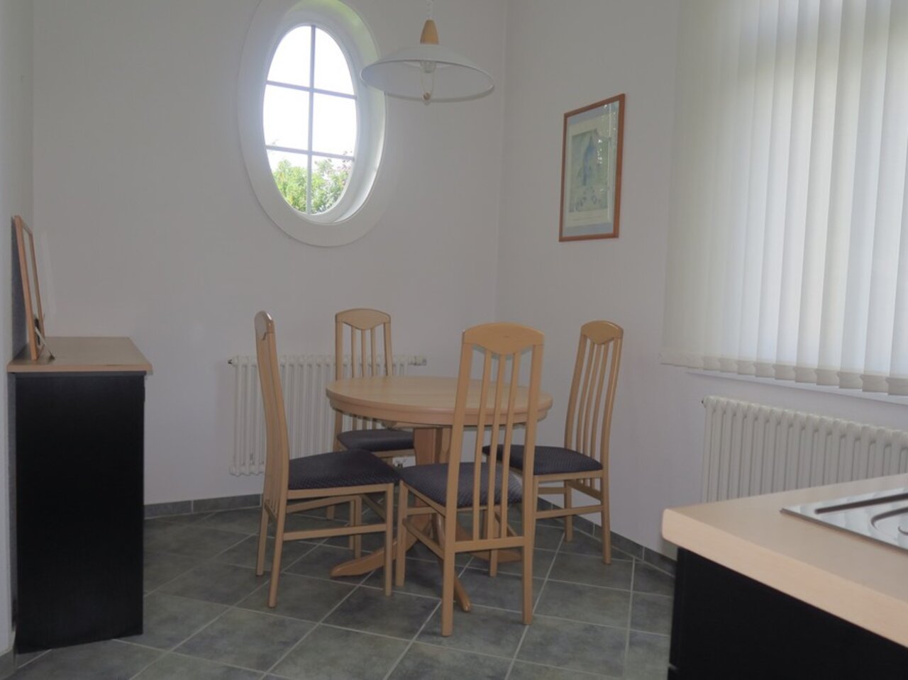 Attraktive, gepflegte Villa auf parkähnlichem Grundstück in Gehren-Küche, Pausenraum EG