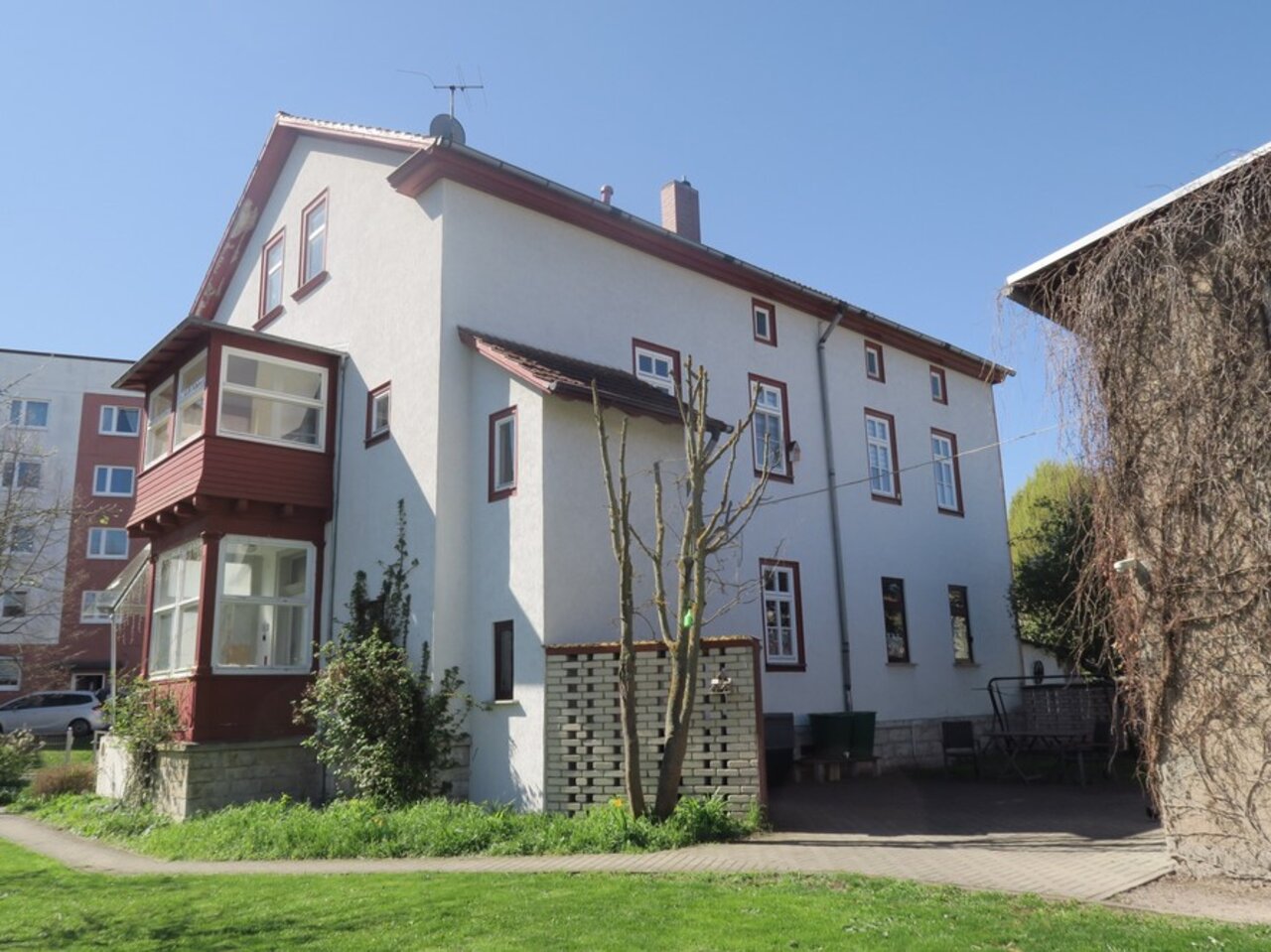 Zweifamilienhaus mit Nebengebäude und großem Garten in Arnstadt-Hausansicht Gartenseite