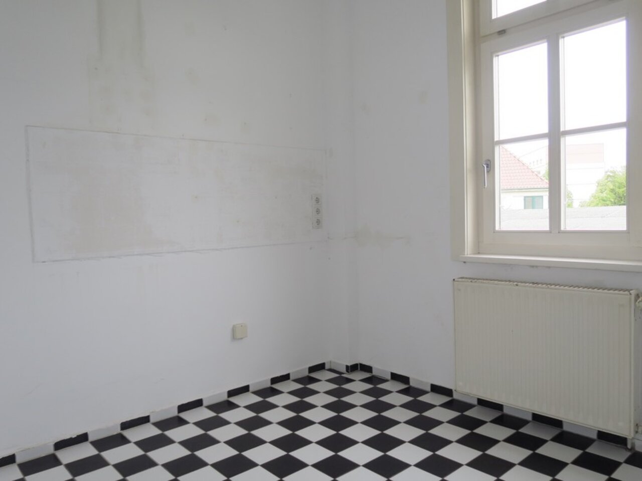 Familienfreundliche 5-Zimmer-Eigentumswohnung mit Gartennutzung und Nebengelass-Küche