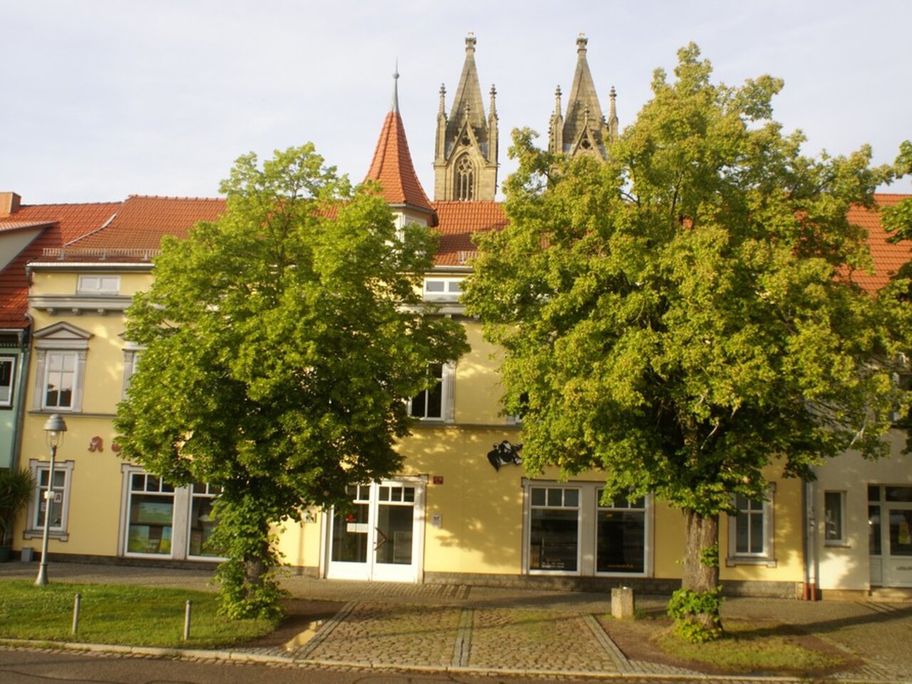 Repräsentatives Wohn- und Geschäftshaus mit Historie im Zentrum von Stadtilm-Ansicht vom Markt