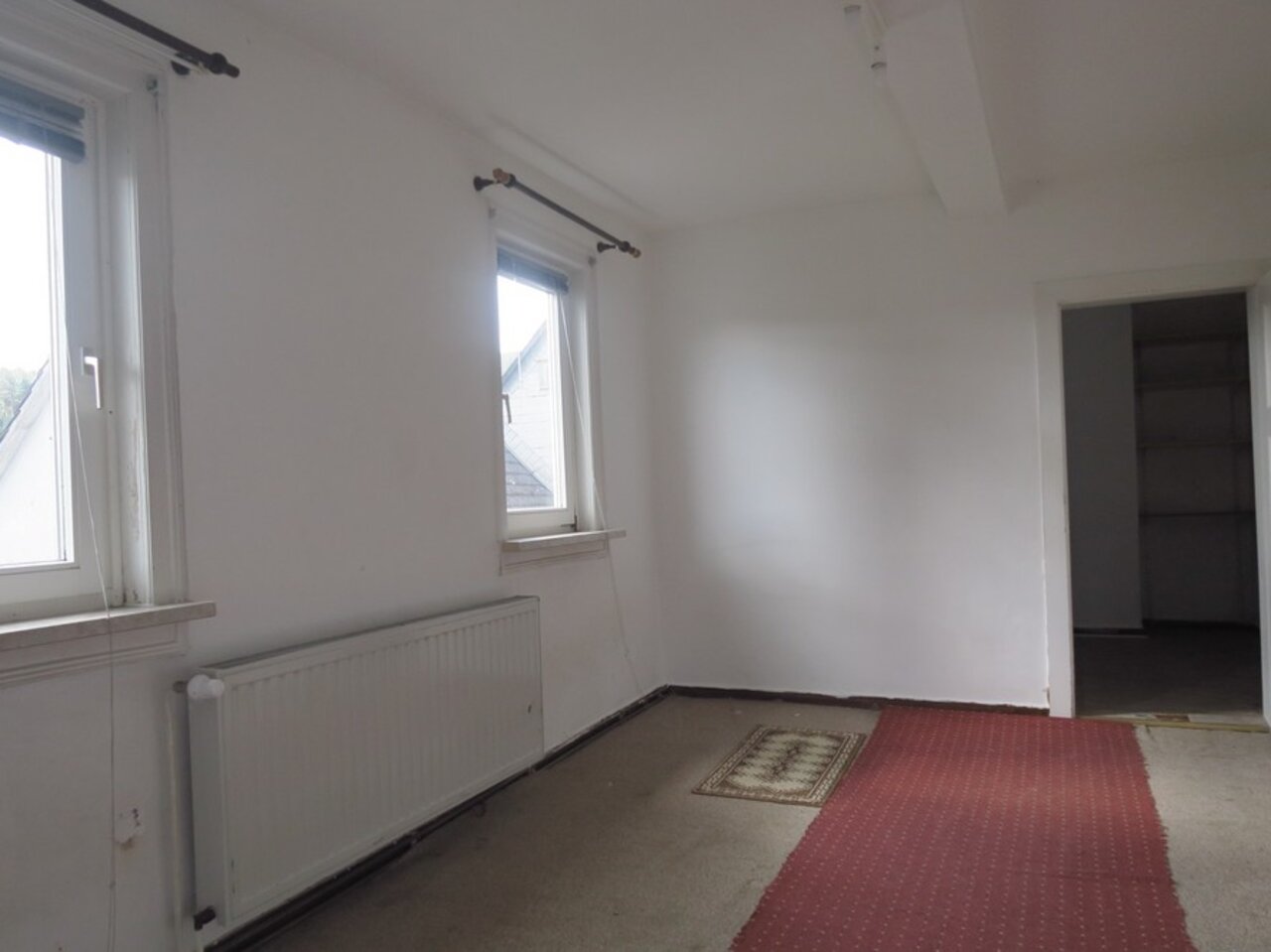 Sanierungsbedürftiges Wohnhaus mit Gestaltungspotential in Frankenhain-Weiteres Zimmer im OG