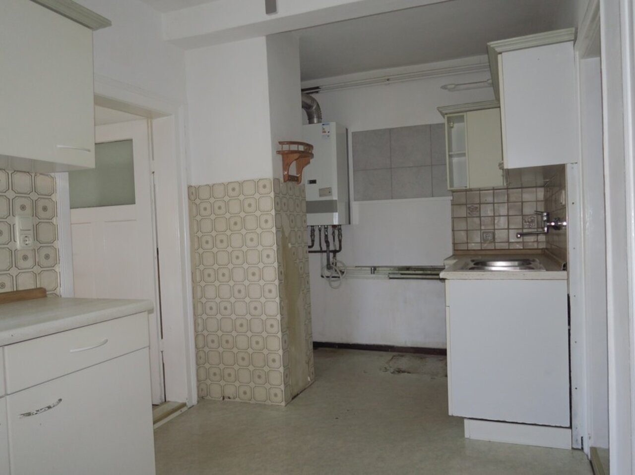 Sanierungsbedürftiges Wohnhaus mit Gestaltungspotential in Frankenhain-Küche im OG