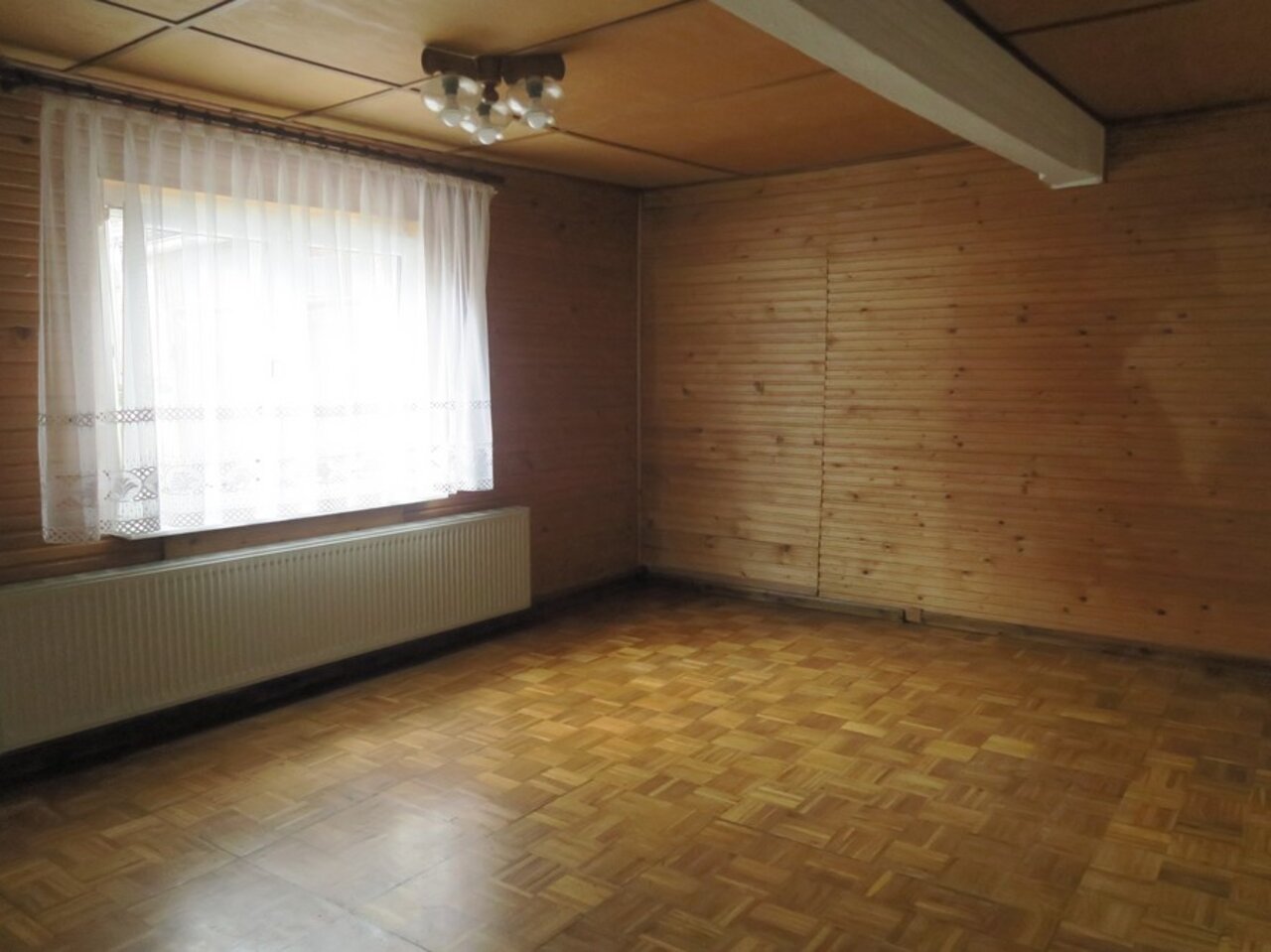 Interessanter Vierseitenhof mit Gestaltungspotential in Rehestädt-Wohnzimmer im EG